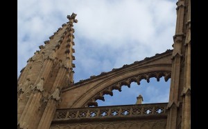 Bild: Stützpfeiler einer Basilika