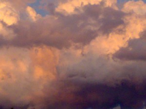Bild: Wolkenstimmung im Abendlicht